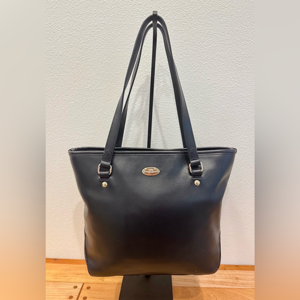 Coach Dark Navy Zip Top Leather Shoulder Tote Bag
